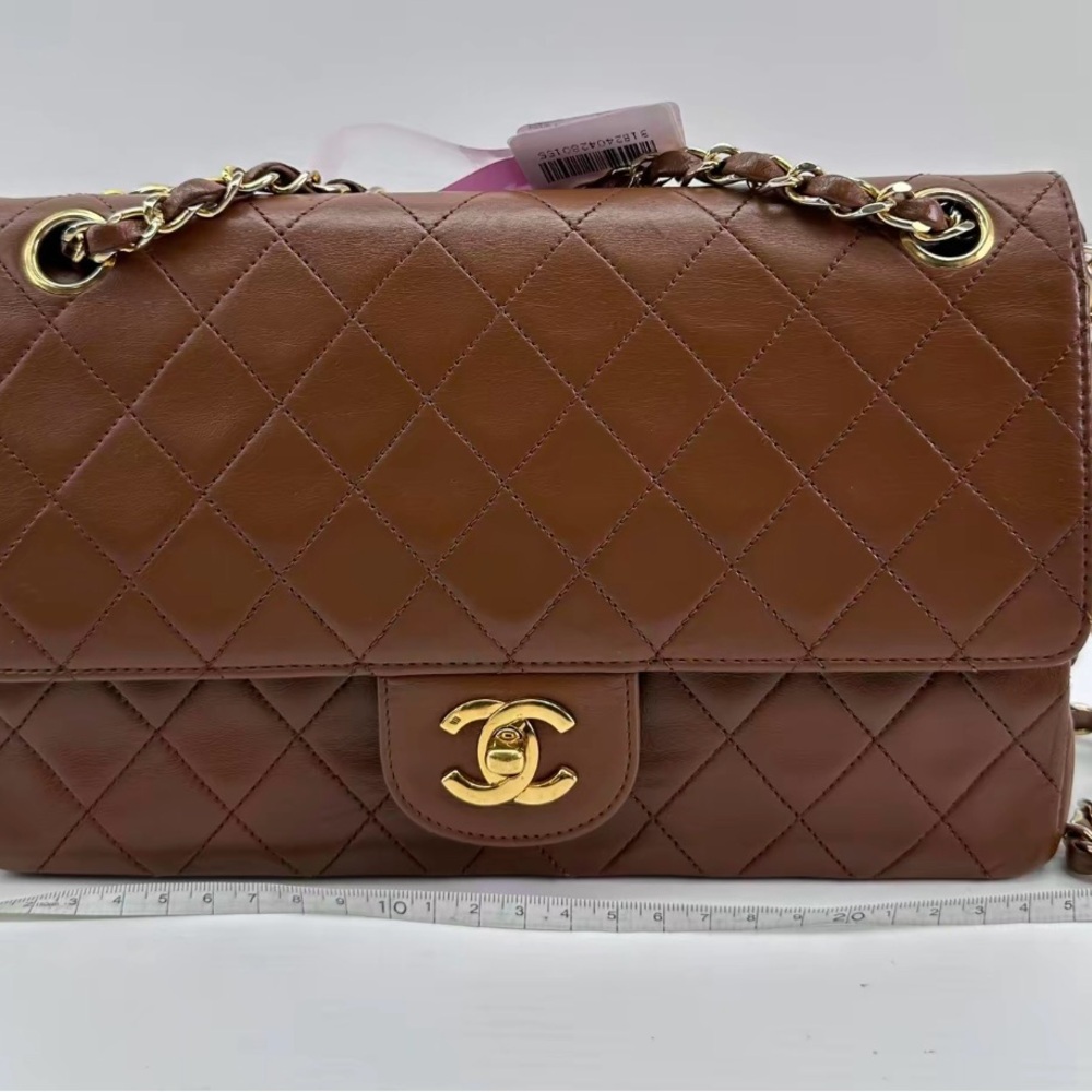 Pre-owned CHANEL Aged Calfskin
Shoulder Bag